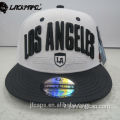 Berretto piatto hiphop snapback bianco con ricamo 3D